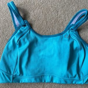 Moving Comfort (Brooks) Fiona sports bra size 36DD. Blue/teal color